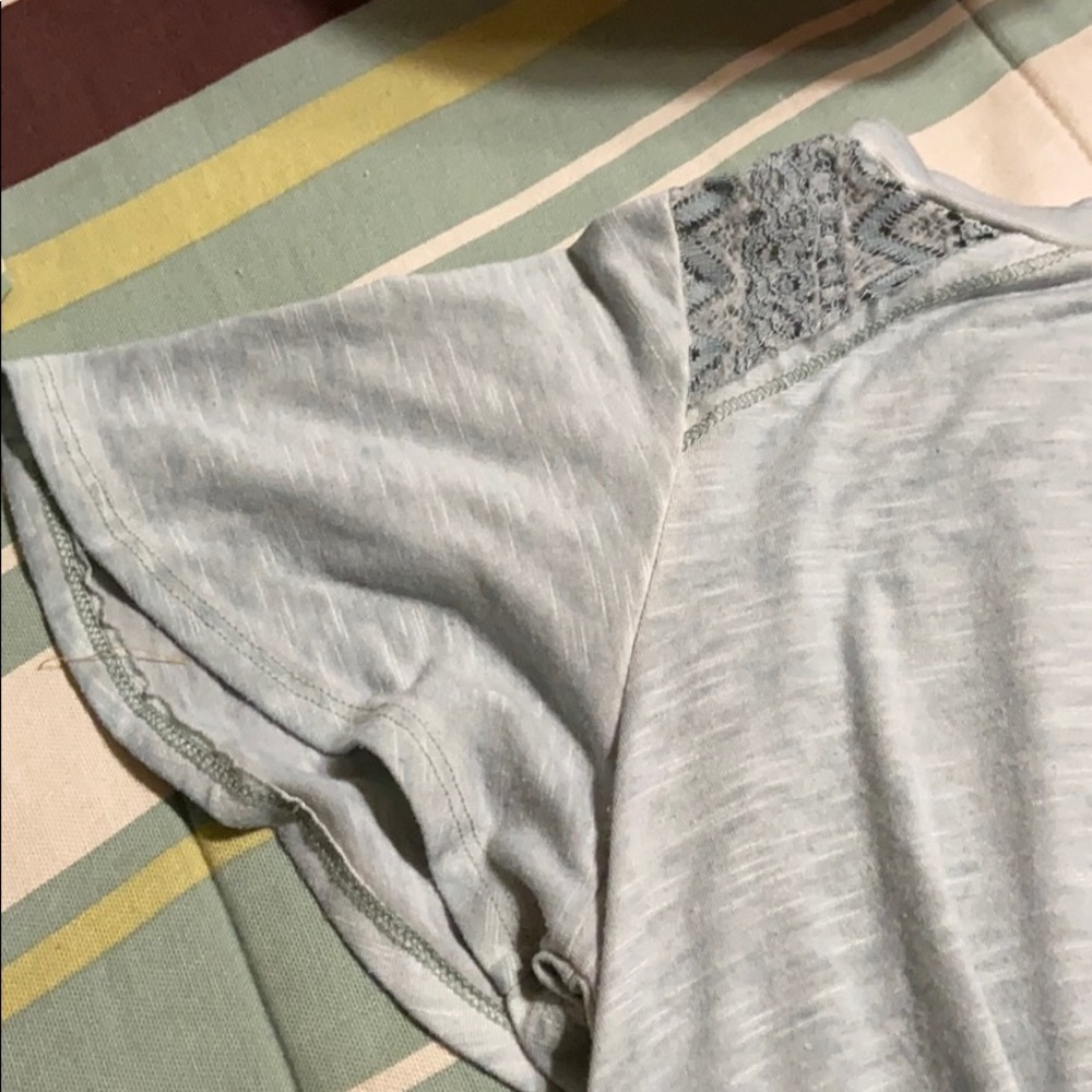 Juniors Pullover Top. Euc - image 2